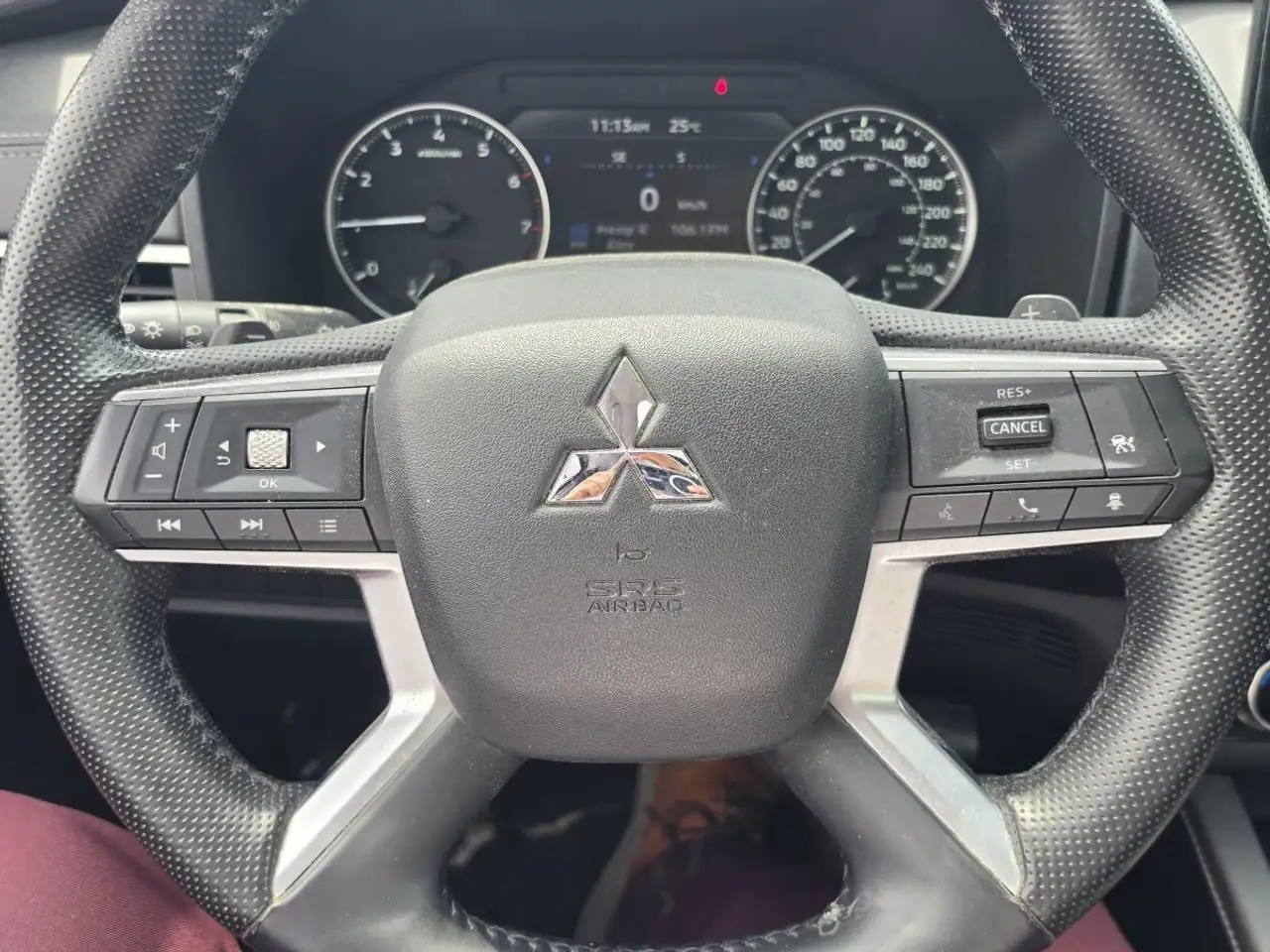 Mitsubishi Outlander photo Mitsubishi Outlander