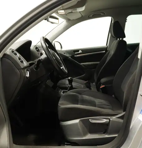 Volkswagen Tiguan view 8