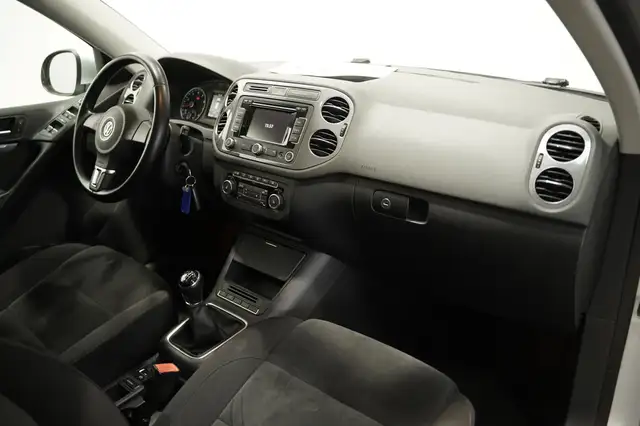 Volkswagen Tiguan view 13
