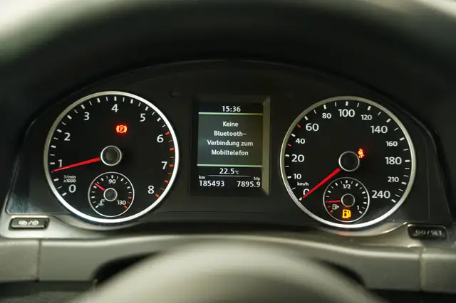 Volkswagen Tiguan view 12