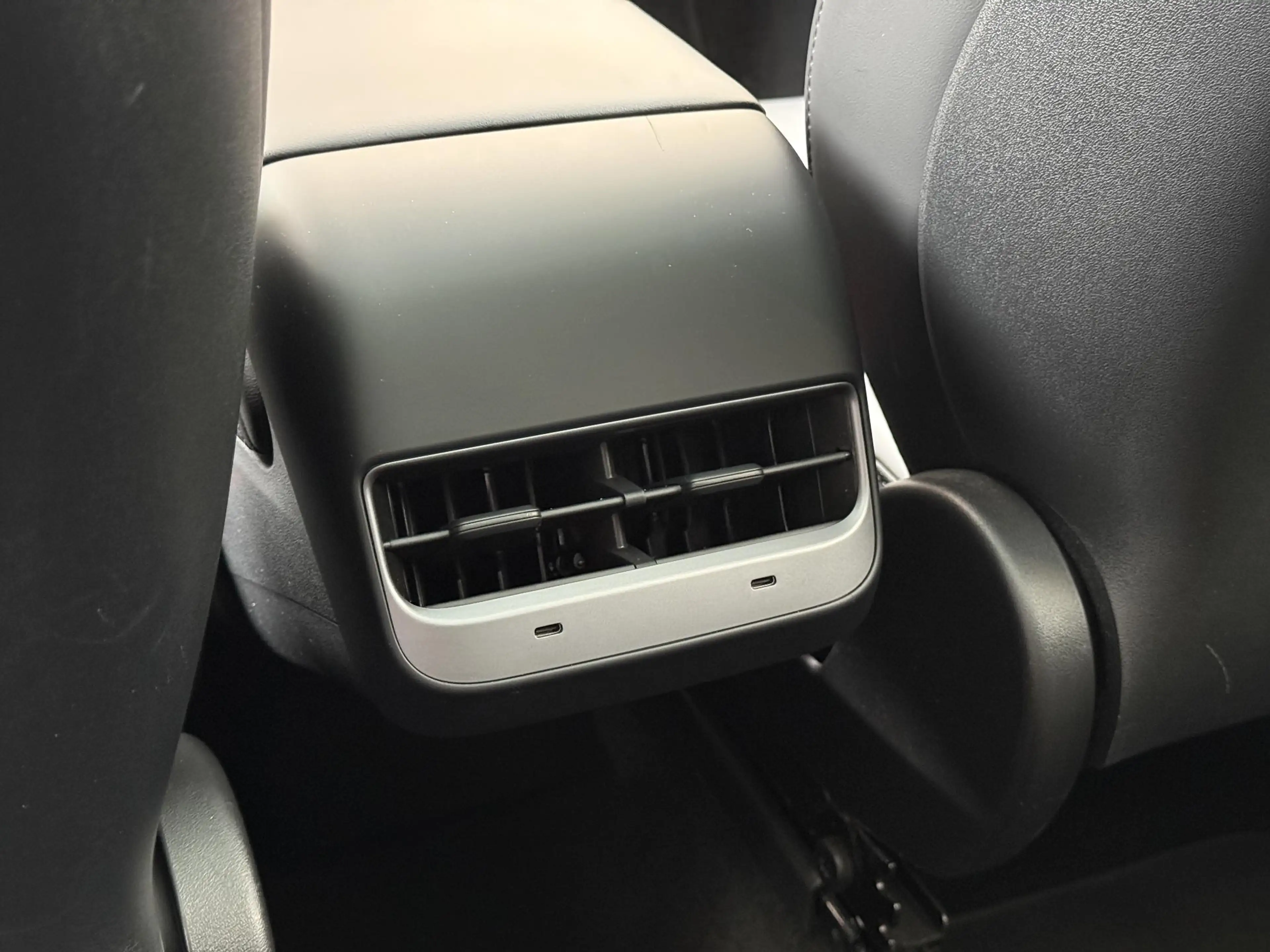Tesla Model Y Long Range AWD 75 kWh SOH 93% | Lederen bekleding — photo 20