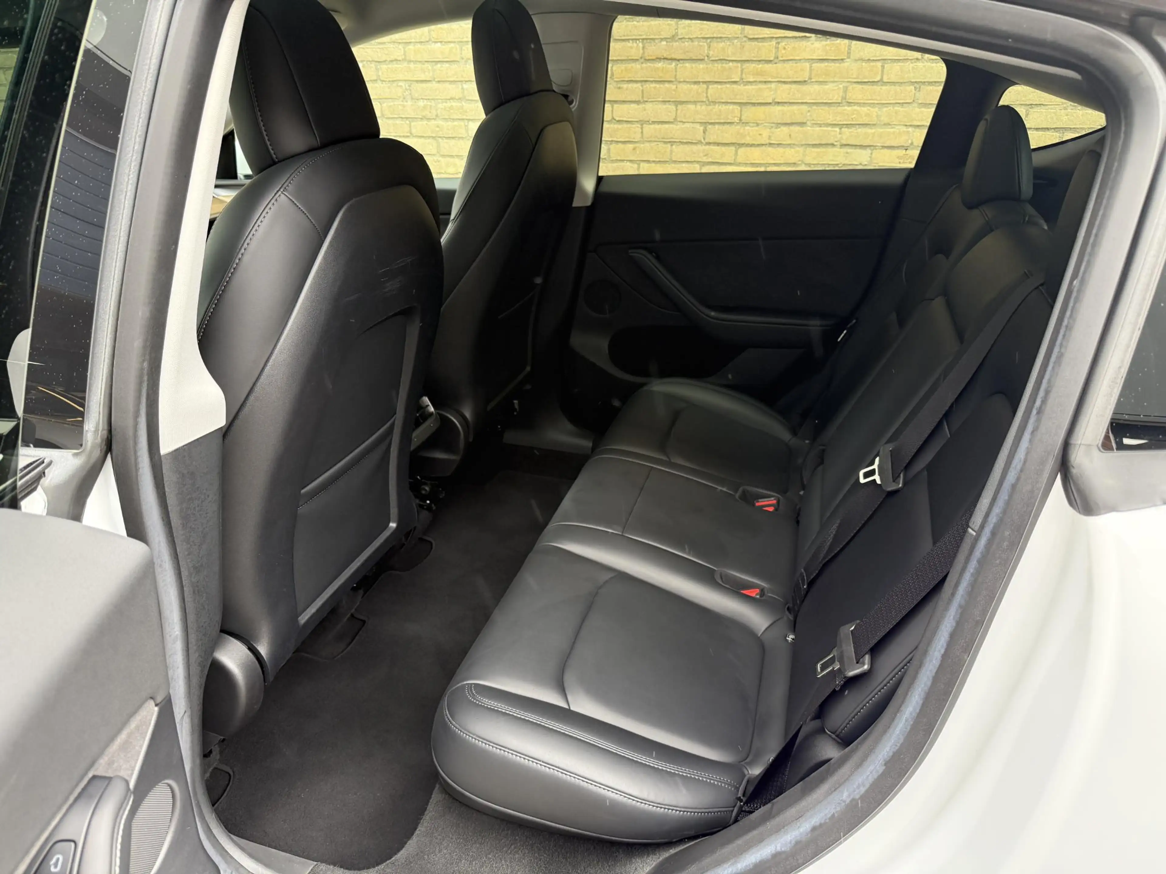 Tesla Model Y Long Range AWD 75 kWh SOH 93% | Lederen bekleding — photo 12