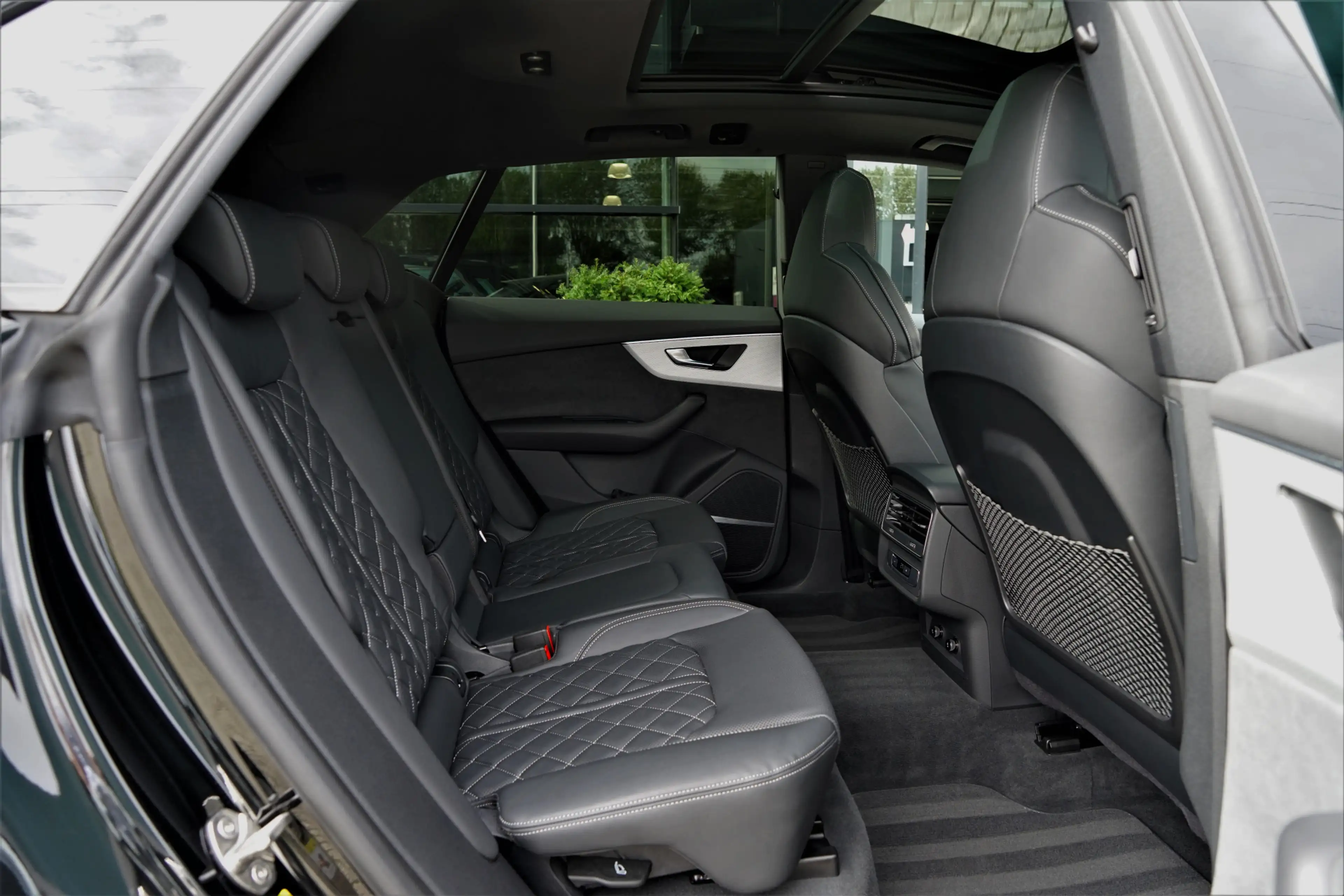 Audi Q8 60 TFSI e quattro S-line Competition RS-seats 4-wi — photo 9