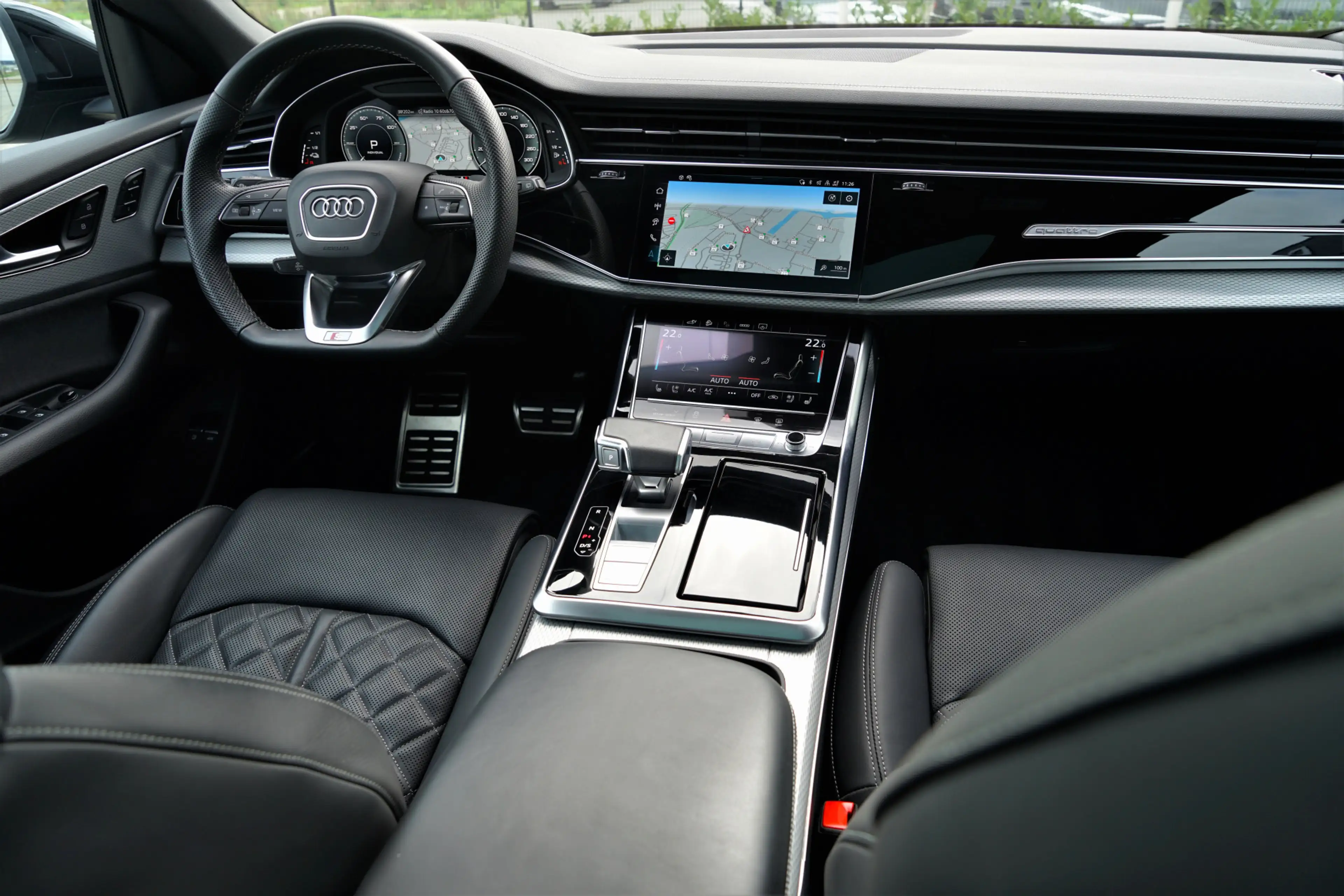 Audi Q8 60 TFSI e quattro S-line Competition RS-seats 4-wi — photo 3