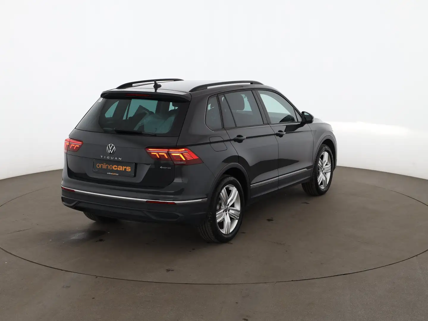 Volkswagen Tiguan 2.0 TDI 4Motion Life Aut MATRIX AHK RADAR Grau - 2