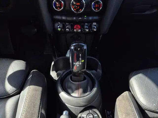 Mini Cooper Cooper view 10