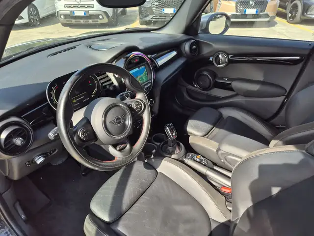 Mini Cooper Cooper view 6
