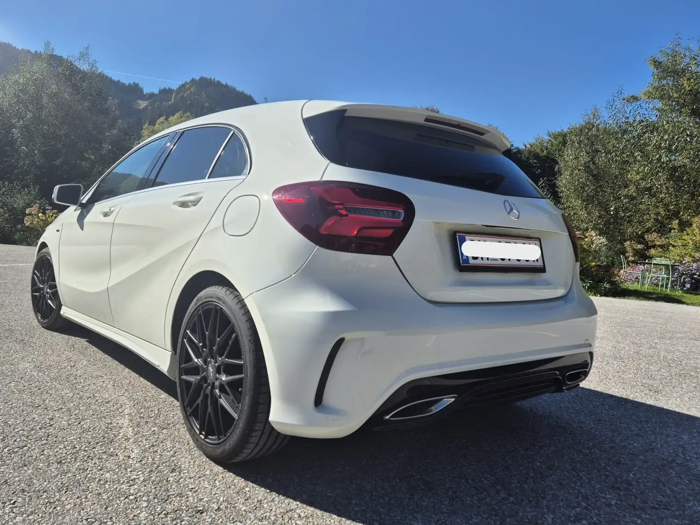 Mercedes-Benz A 180 A 180 AMG LINE Weiß - 2