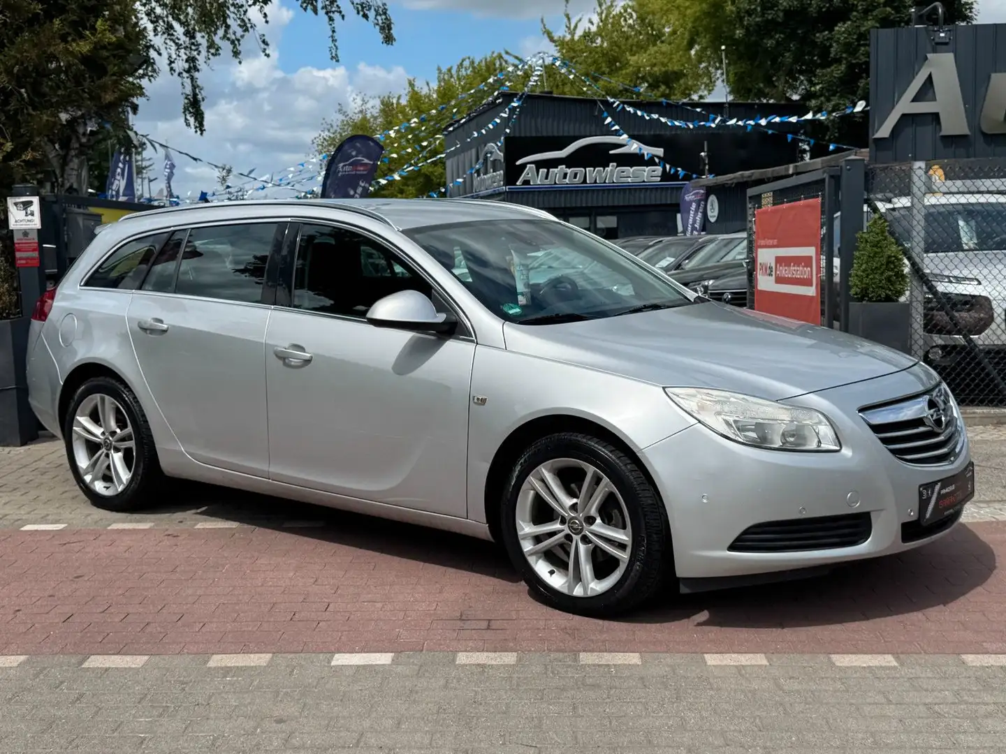 Opel Insignia Tourer 2.0CDTI*Navi*Alu*Ahk*Tüv10/25 Срібний - 1