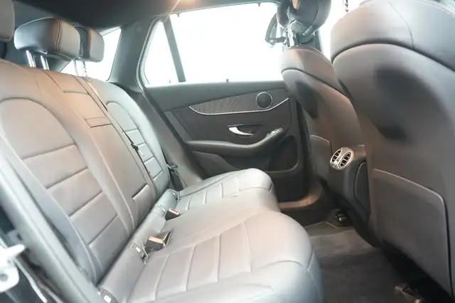 Mercedes-Benz 300 view 7