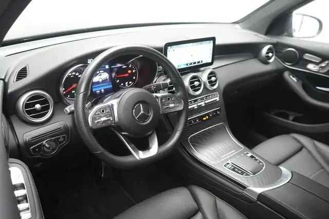 Mercedes-Benz 300 view 9