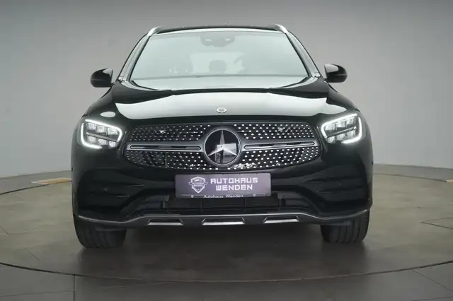 Mercedes-Benz 300 view 2