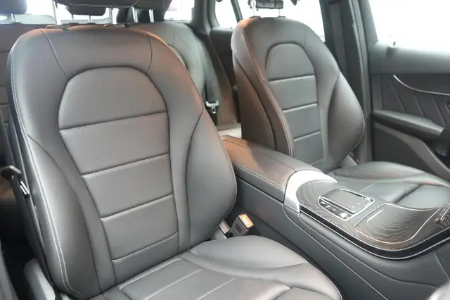 Mercedes-Benz 300 view 6