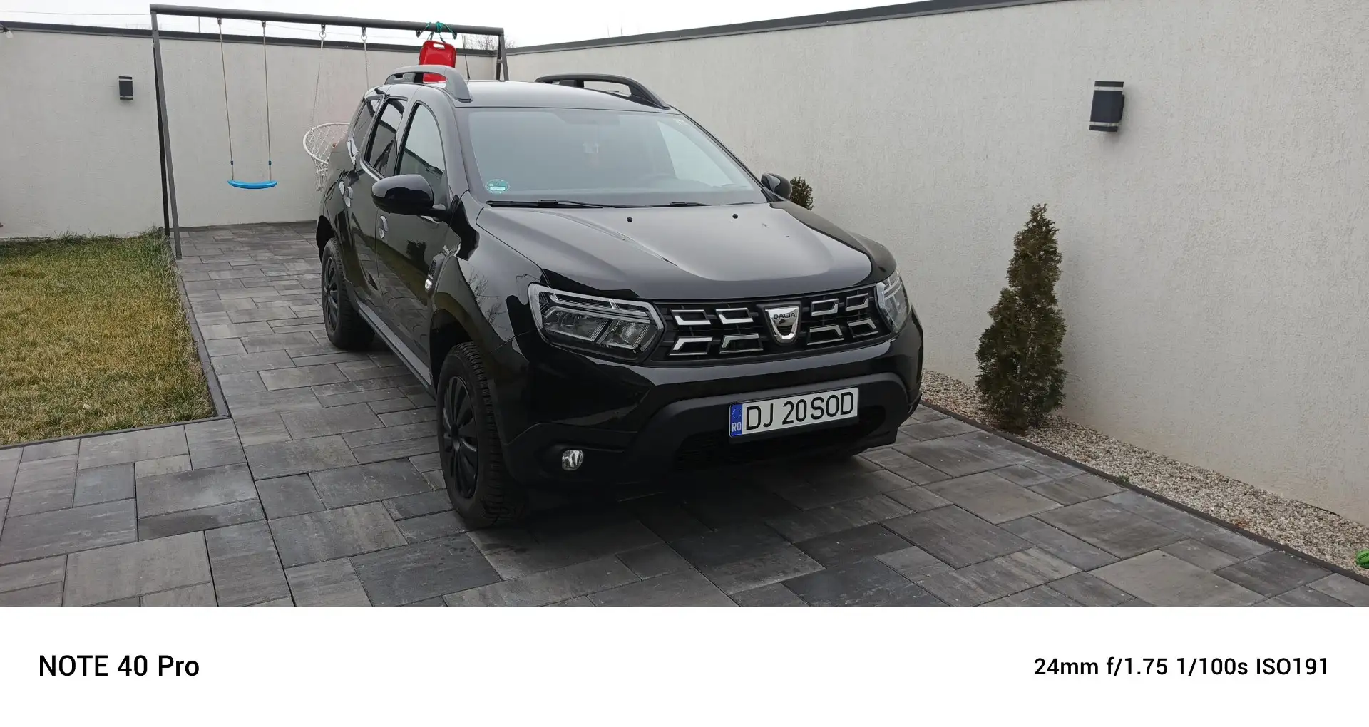 Dacia Duster TCe 100 ECO-G 2WD Sondermodell Extreme - 1