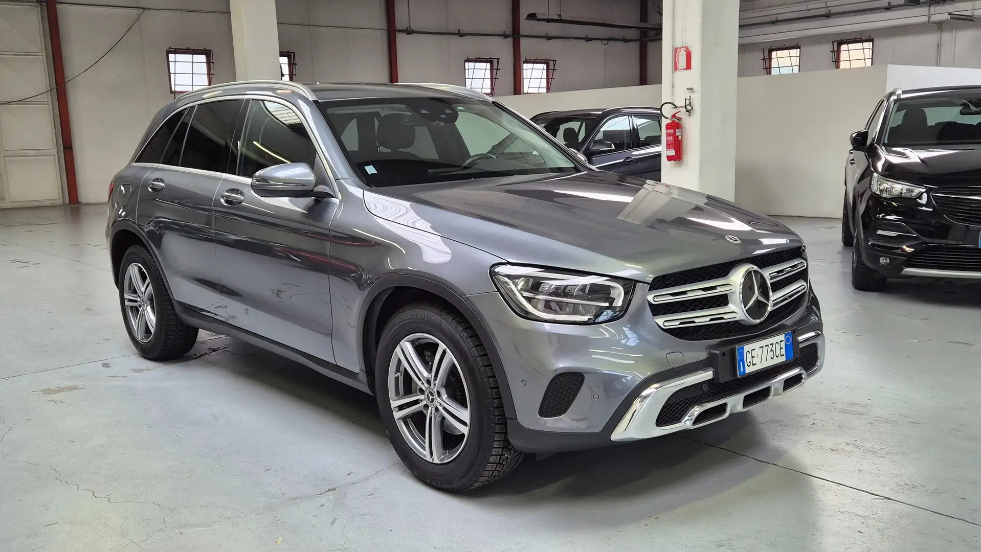 Mercedes-Benz GLC 200 d 4matic auto LED-CAR PLAY-CRUISE ADATT-TELECAMERA Gris - 2