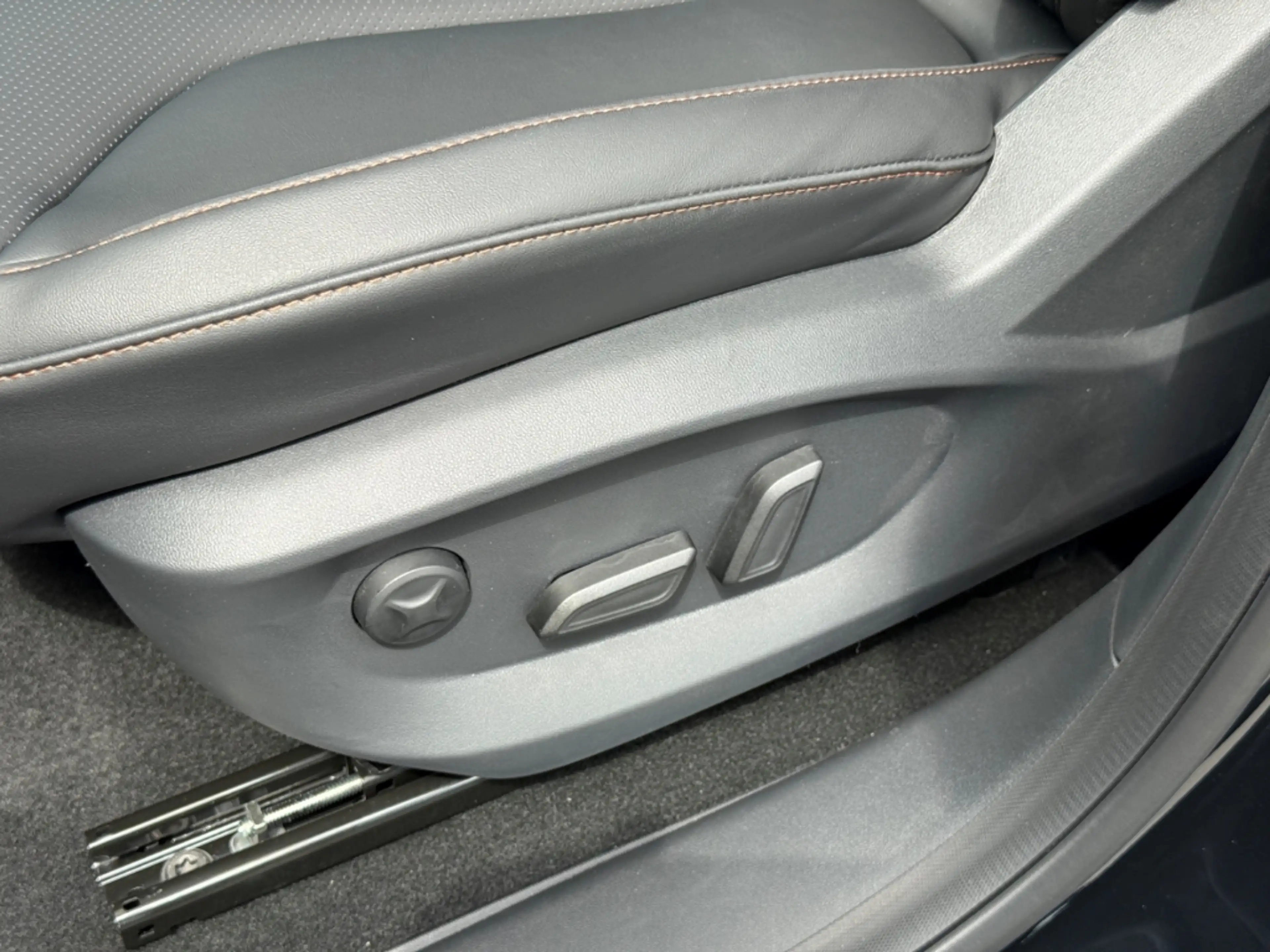 MG HS Hybrid+ Luxury Kessy 360° CarPlay ACC LED Shz Alu — photo 15