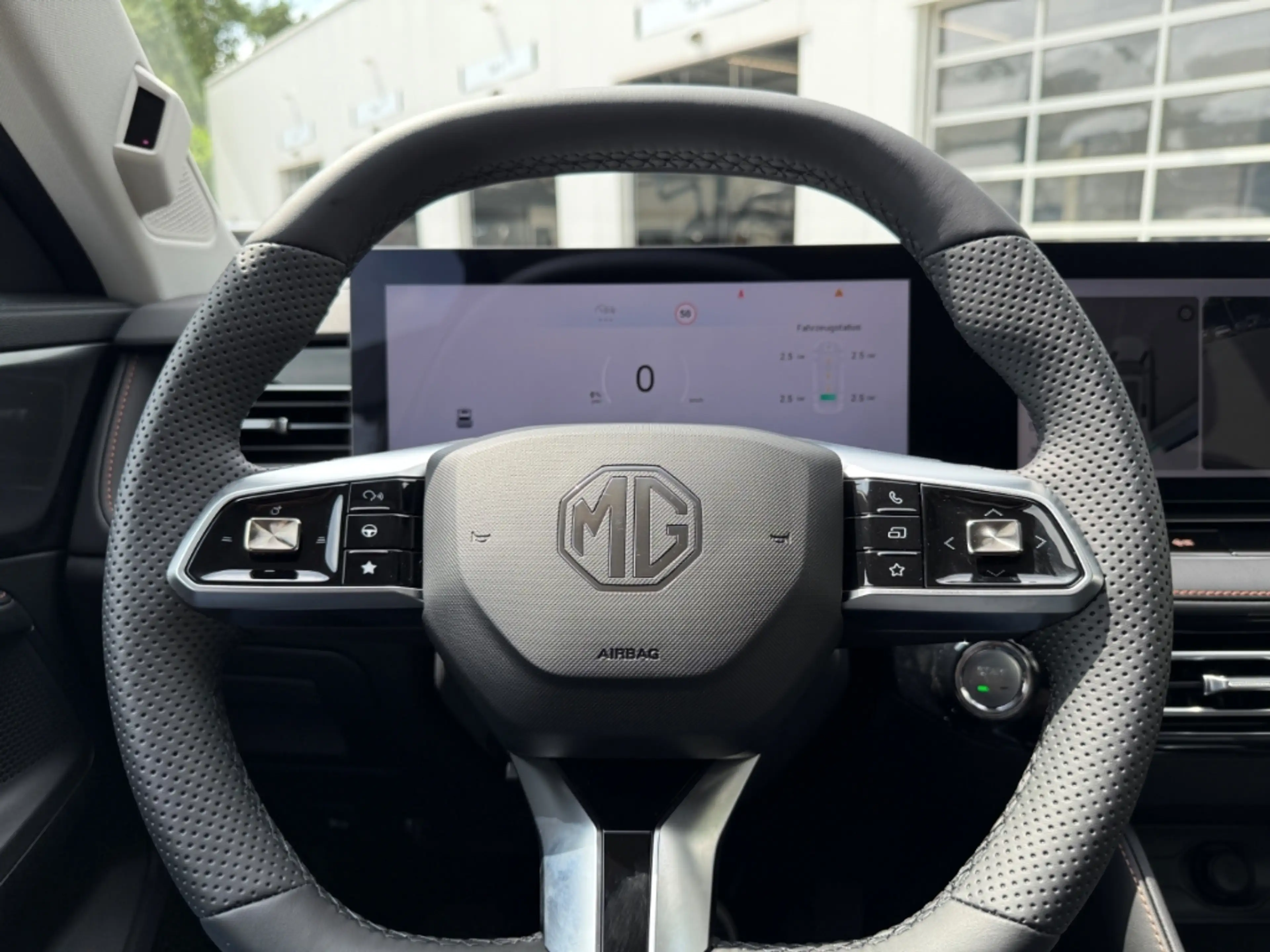 MG HS Hybrid+ Luxury Kessy 360° CarPlay ACC LED Shz Alu — photo 9