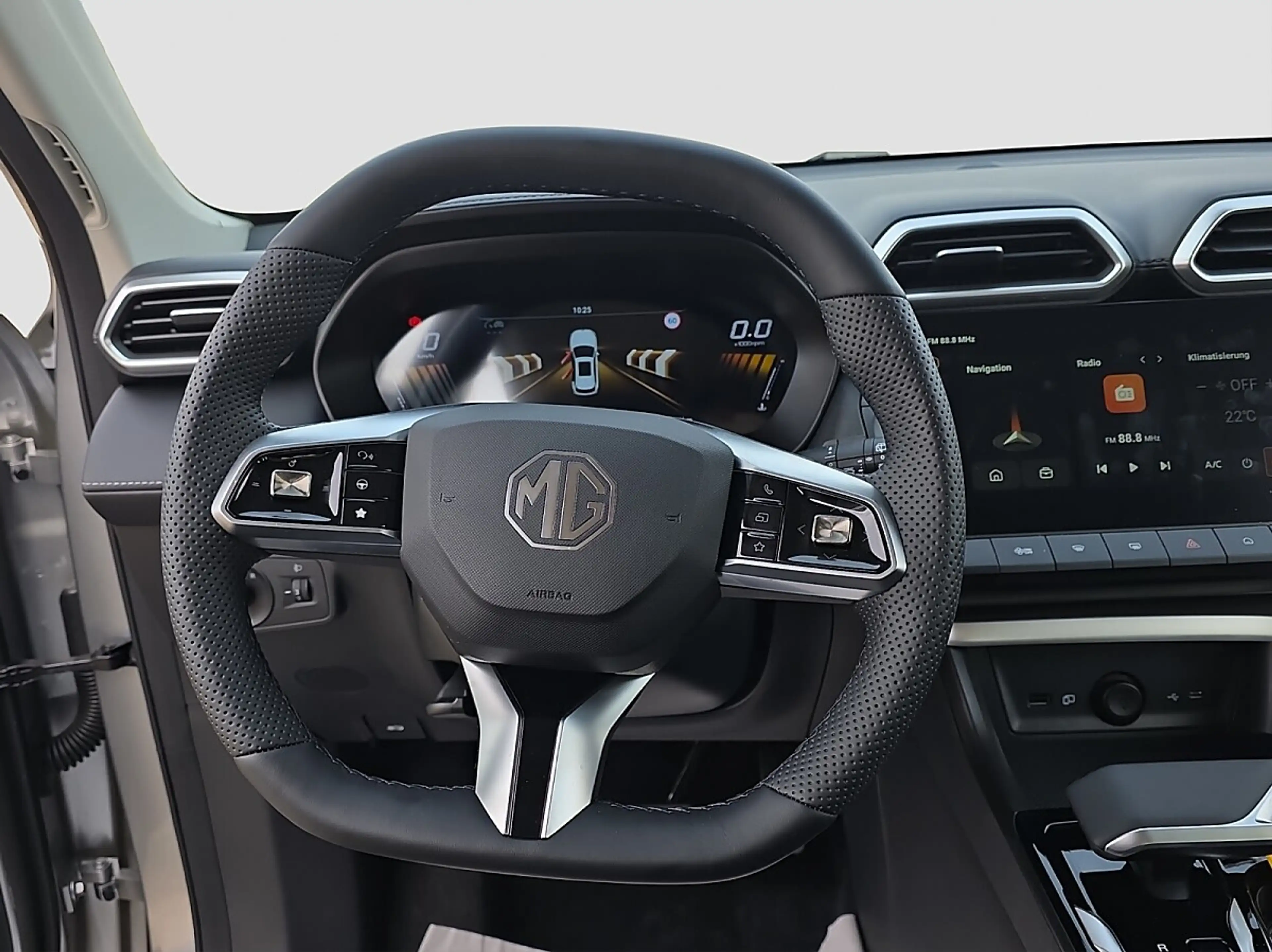 MG ZS 1.5 Hybrid+ Luxury Winterräder gratis — photo 13