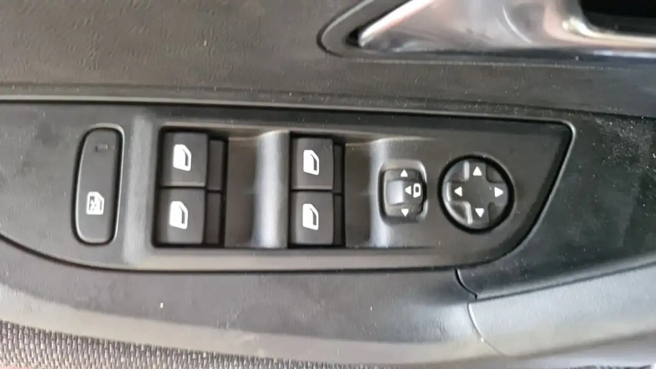 Peugeot 2008 2008 — photo 22