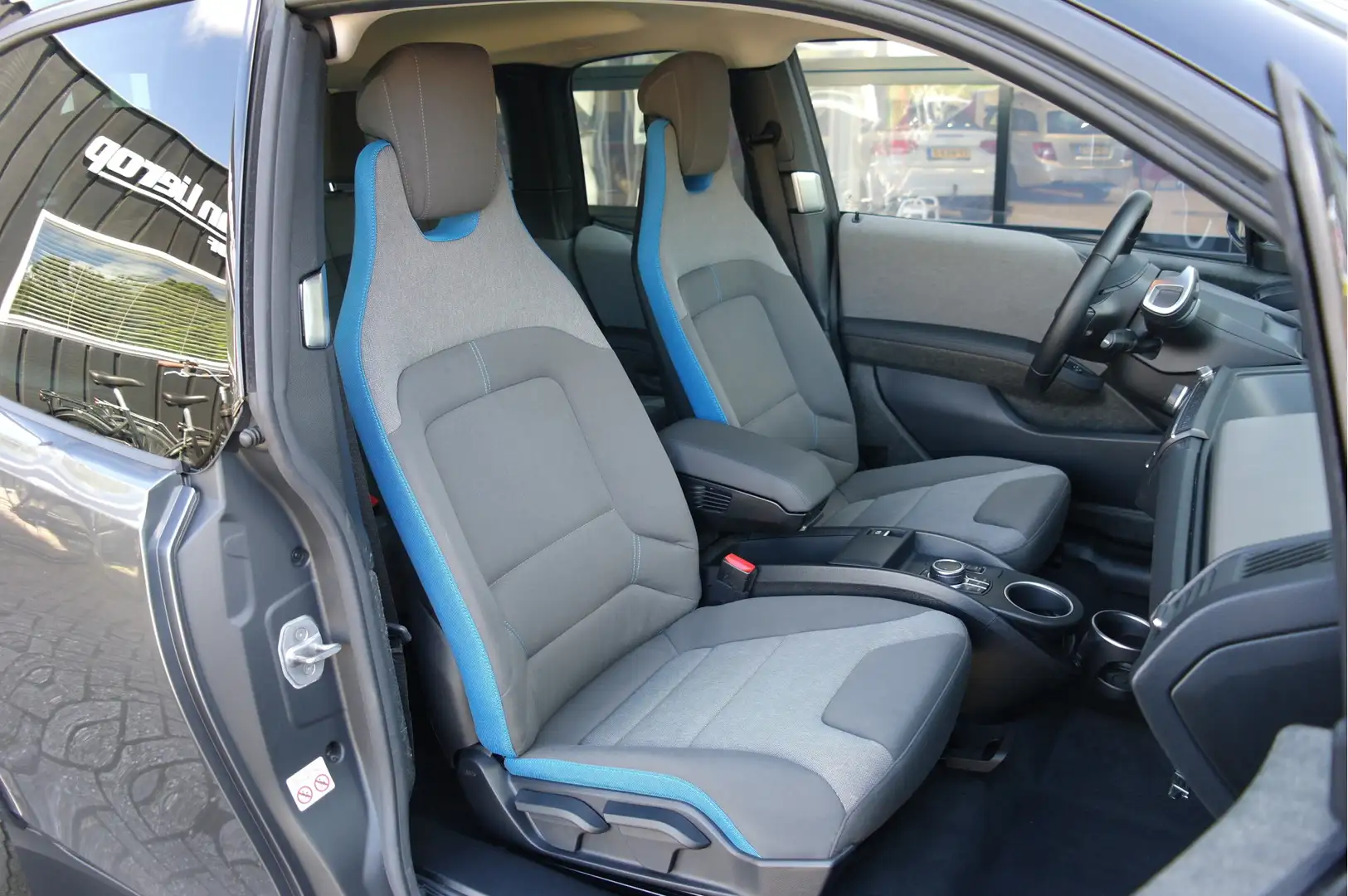 BMW i3 S 120Ah 42 kWh | Adap.Cruise Szürke - 2