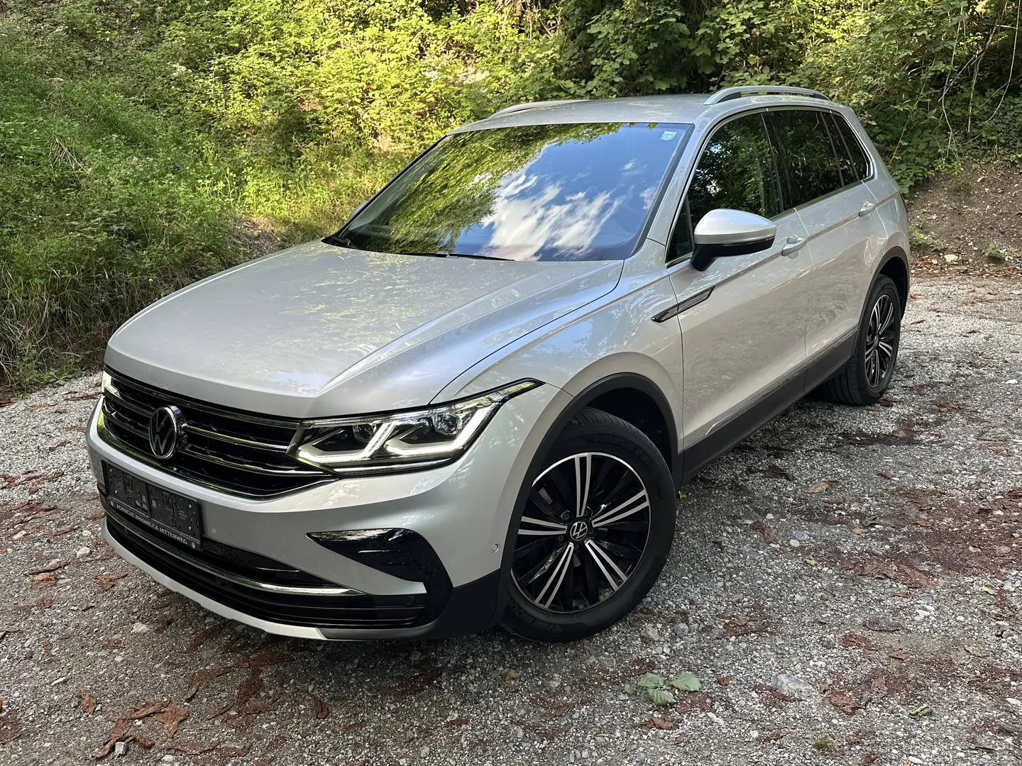 Volkswagen Tiguan Tiguan 2,0 TDI 4Motion Elegance DSG Elegance Grau - 1