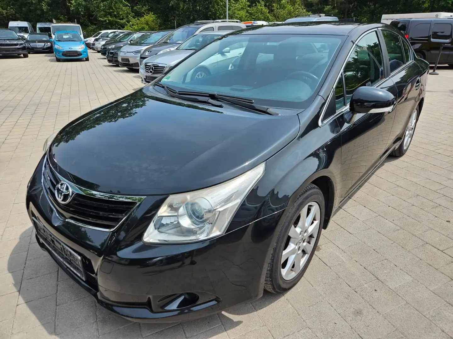 Toyota Avensis Basis Noir - 1