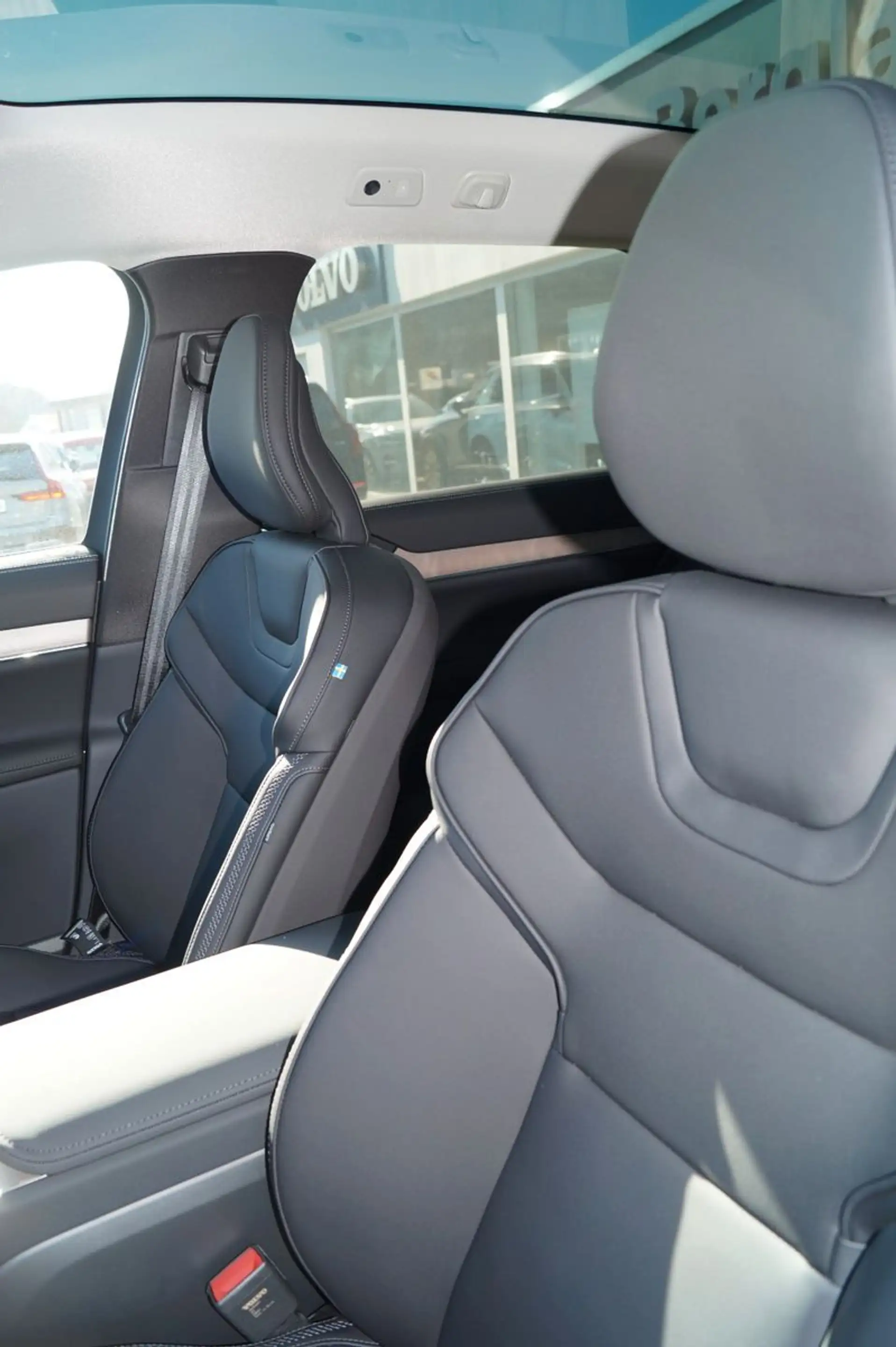 Volvo EX90 Twin AWD Ultra 7Sitze Aut./Luftfahrwerk/AHK — photo 7
