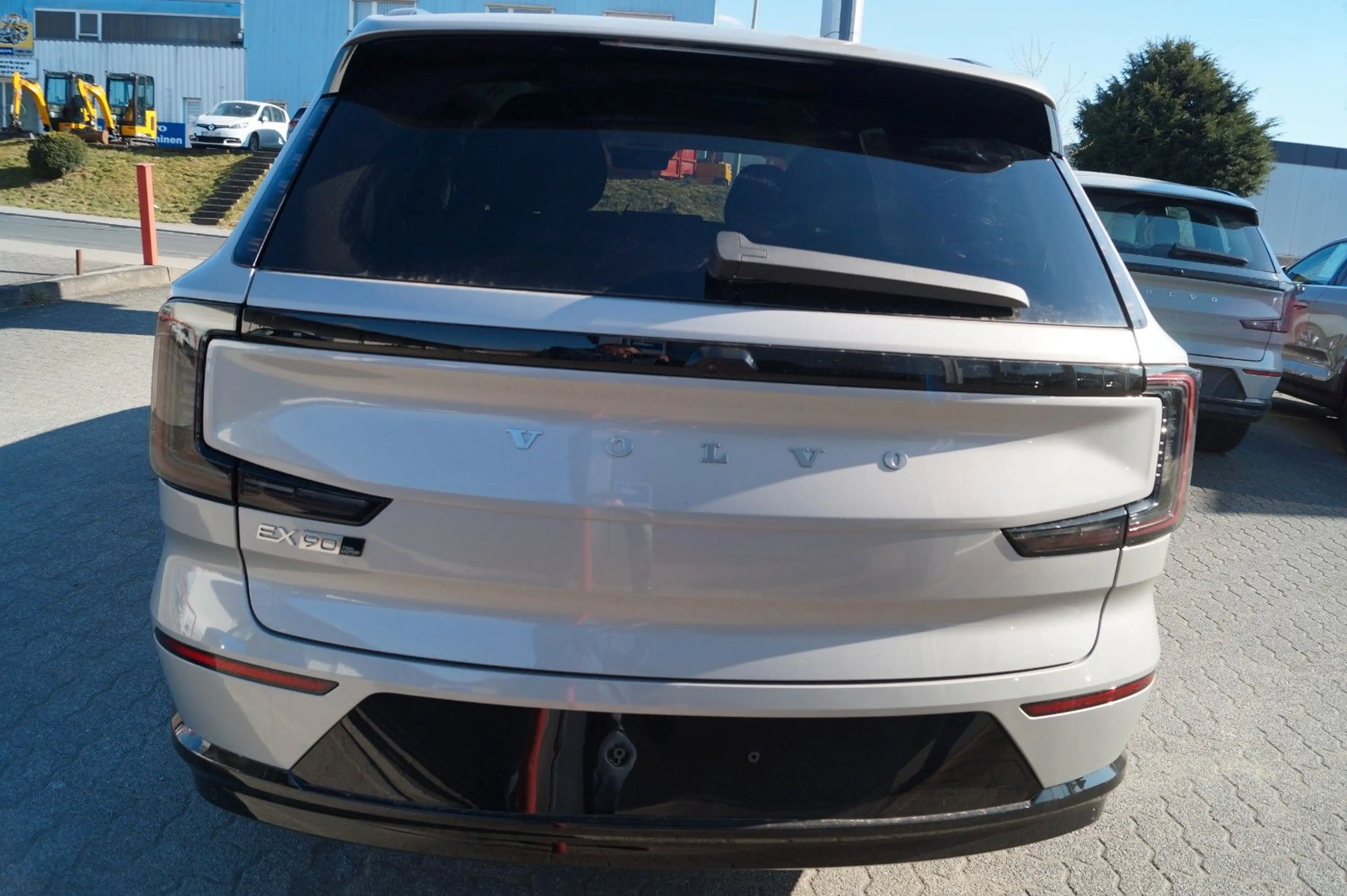 Volvo EX90 Twin AWD Ultra 7Sitze Aut./Luftfahrwerk/AHK — photo 3