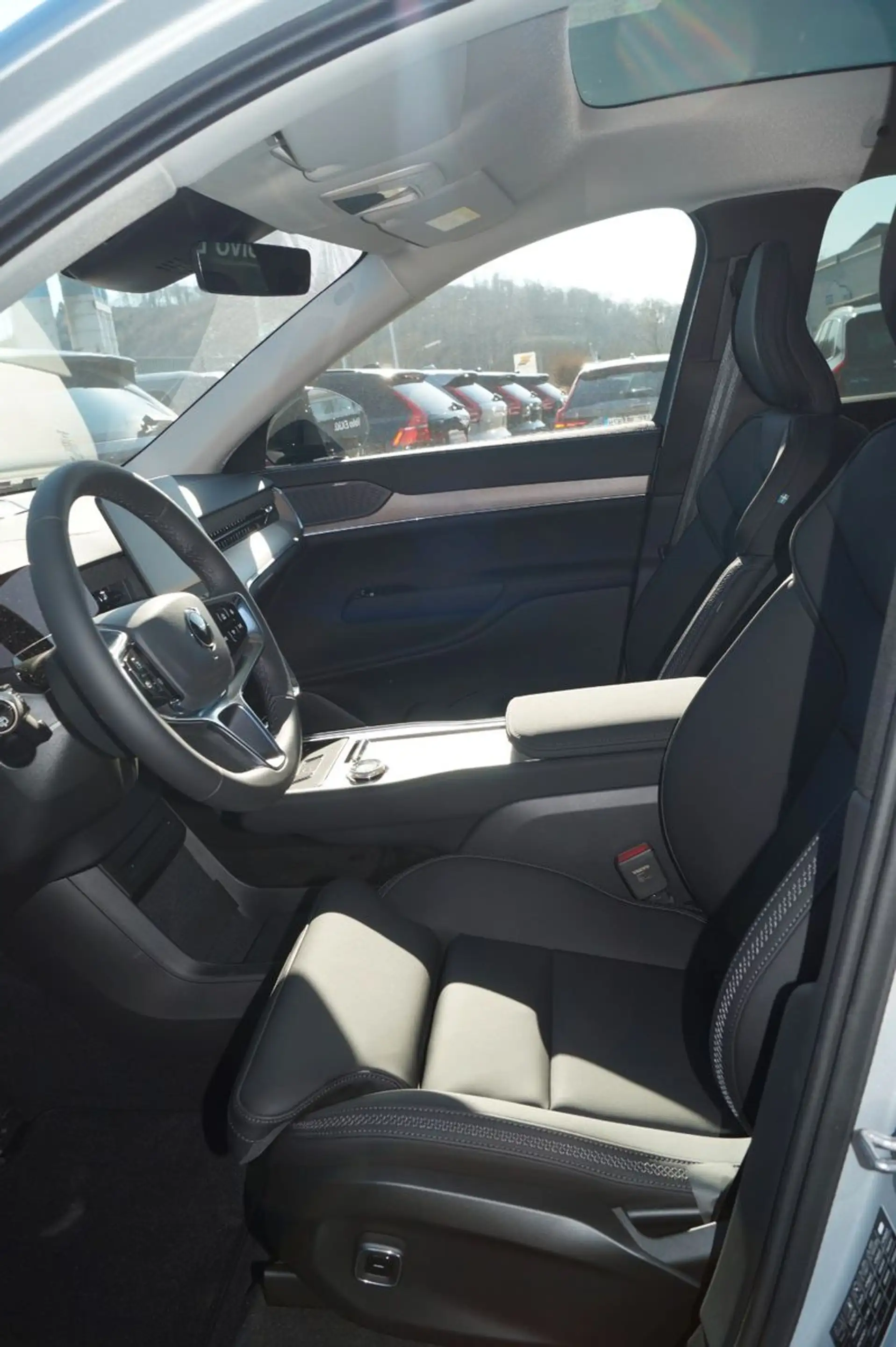 Volvo EX90 Twin AWD Ultra 7Sitze Aut./Luftfahrwerk/AHK — photo 6