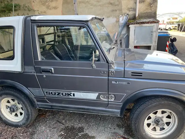 Suzuki SJ Samurai