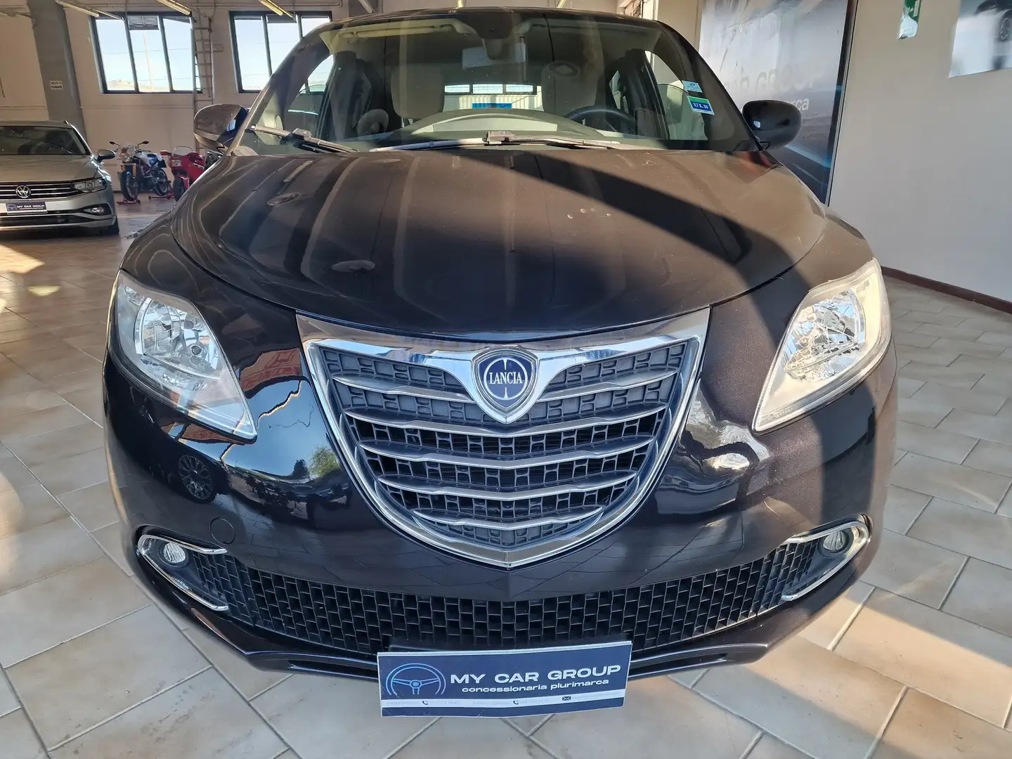 Lancia Ypsilon 1.2 8v Gold 69cv Noir - 1