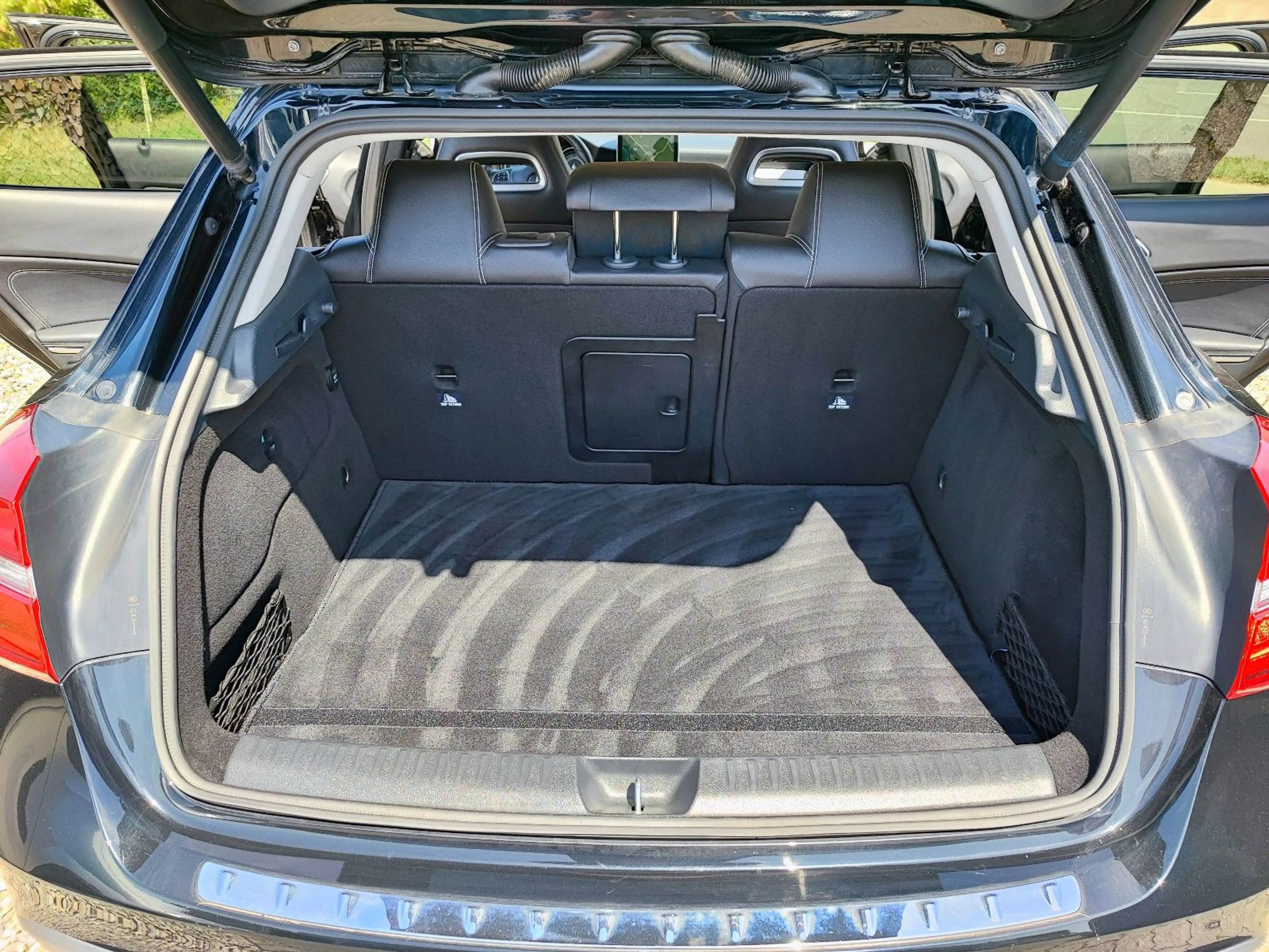 Mercedes-Benz GLA 200 CDI / d 4Matic/Nav/Xen/AHK/Kam — photo 14