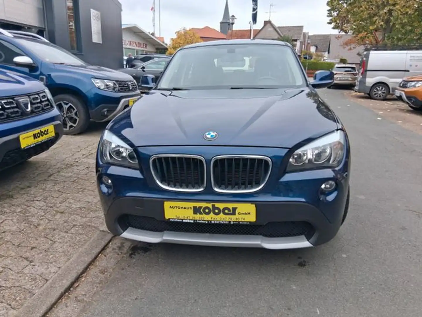 BMW X1 18 d xDrive Blau - 2