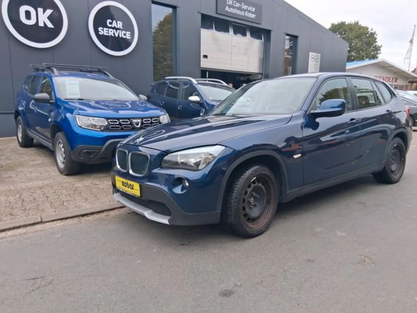 BMW X1 18 d xDrive Blau - 1