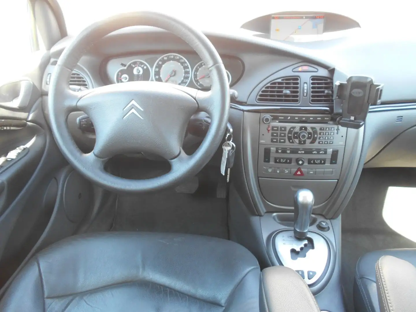 Citroen C5 2.0 HDI Exclusive AUTOMATIC/NAV/LEDER/XENON Grau - 2
