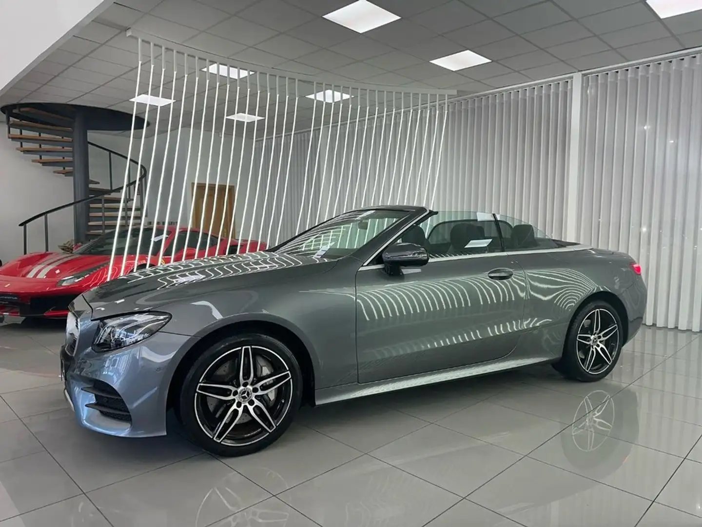 Mercedes-Benz E 400 Cabrio 400d 4Matic 9G-Tronic Gris - 2