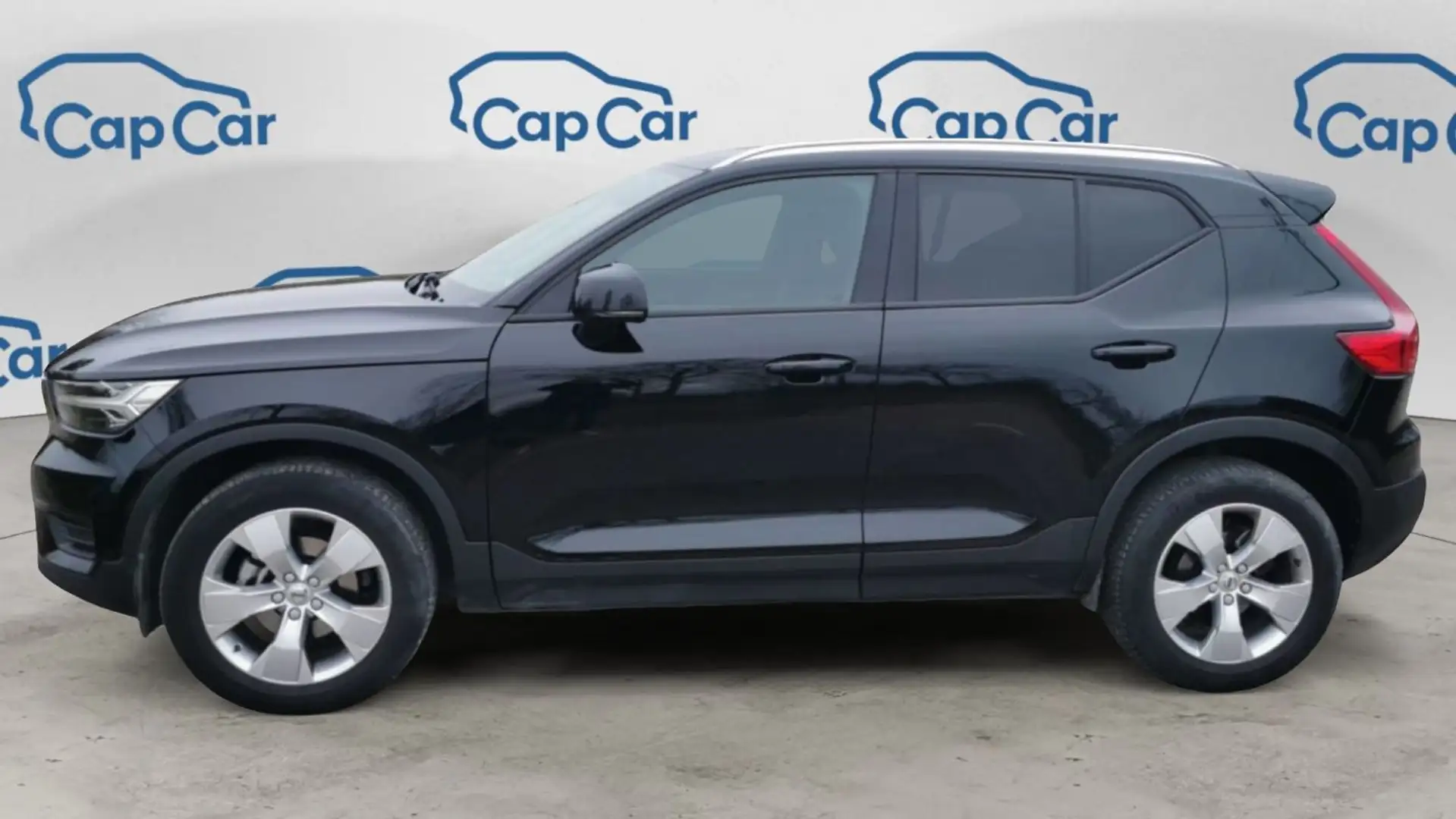 Volvo XC40 2.0 D3 150 Momentum Noir - 2