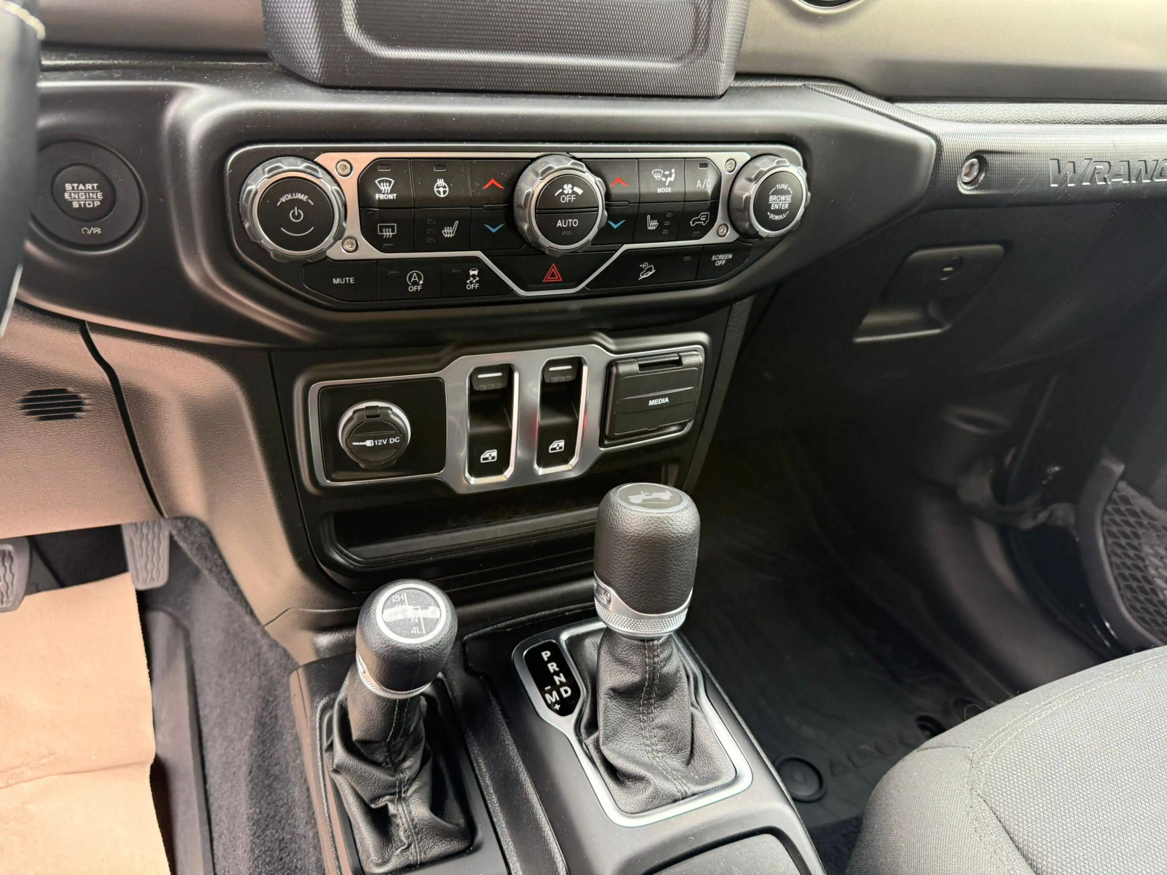Jeep Wrangler 2.0 T-GDi Sport Willys — photo 10