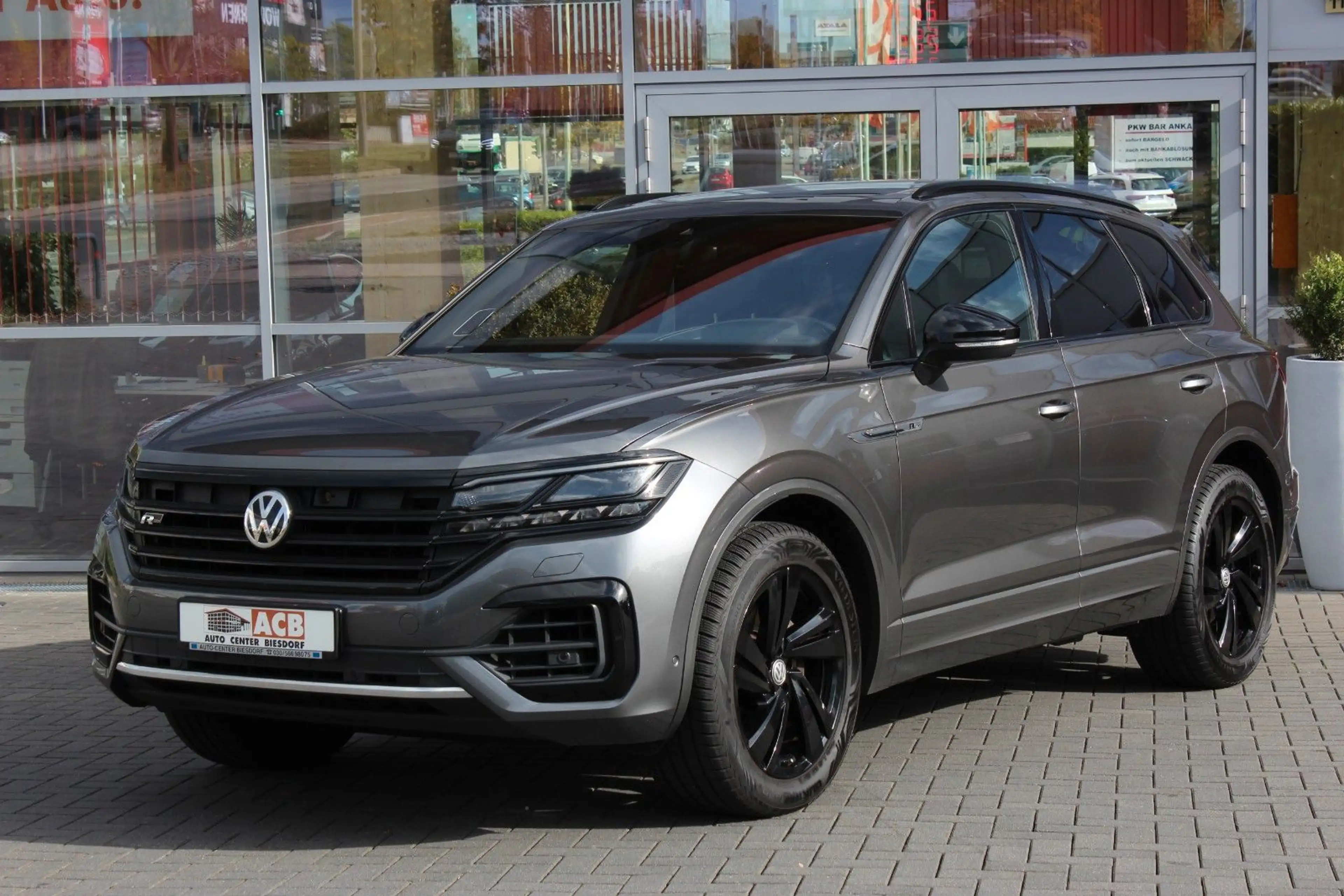 Volkswagen Touareg V6 TDI R-Line Pano ACC Matrix DynAud AHK — photo 2