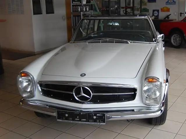 Mercedes-Benz SL 230 W113