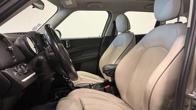 Mini Cooper Se view 6
