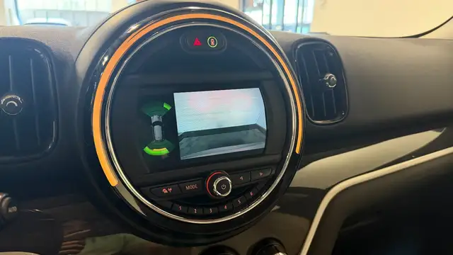 Mini Cooper Se view 10