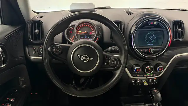 Mini Cooper Se view 8