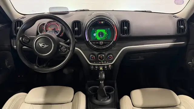 Mini Cooper Se view 7