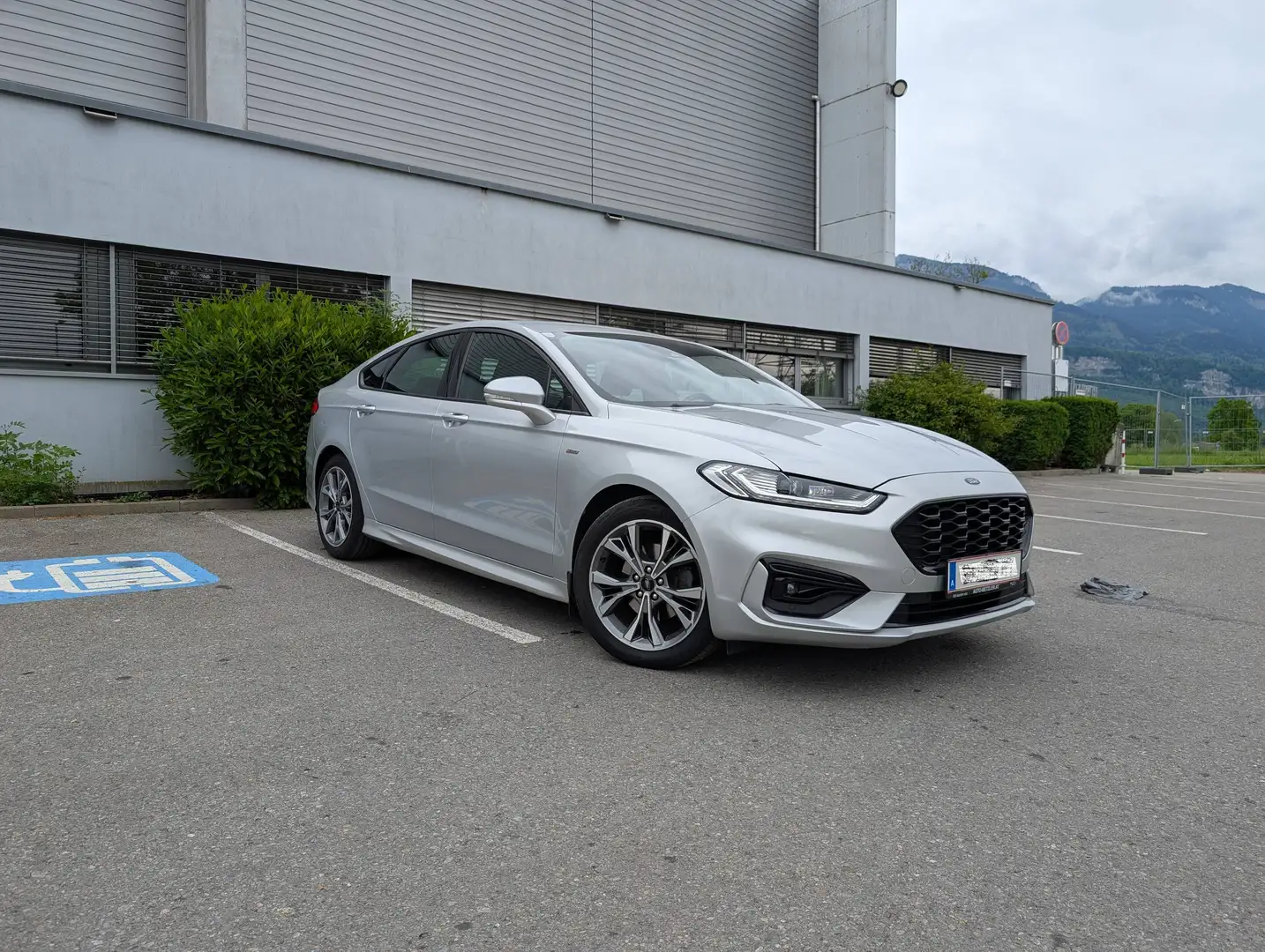 Ford Mondeo Mondeo ST-Line 2,0 EcoBlue SCR Aut. ST-Line Silber - 2