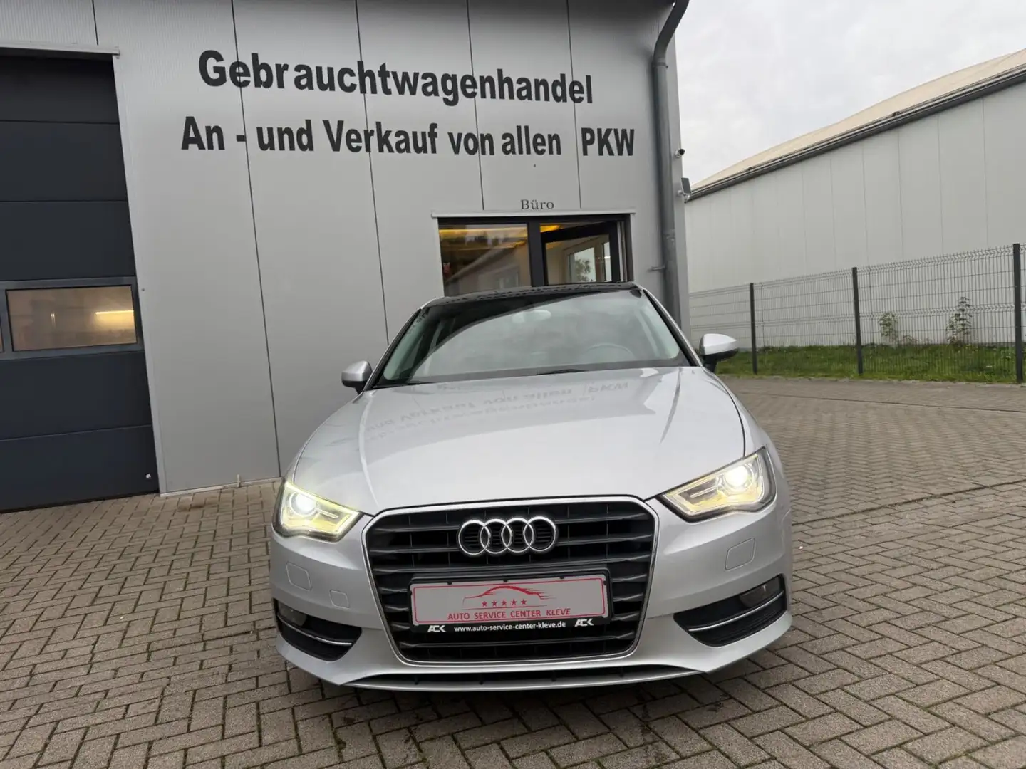 Audi A3 Sportback MMI*PDC*SCHIEBEDACH*2HAND Silber - 2