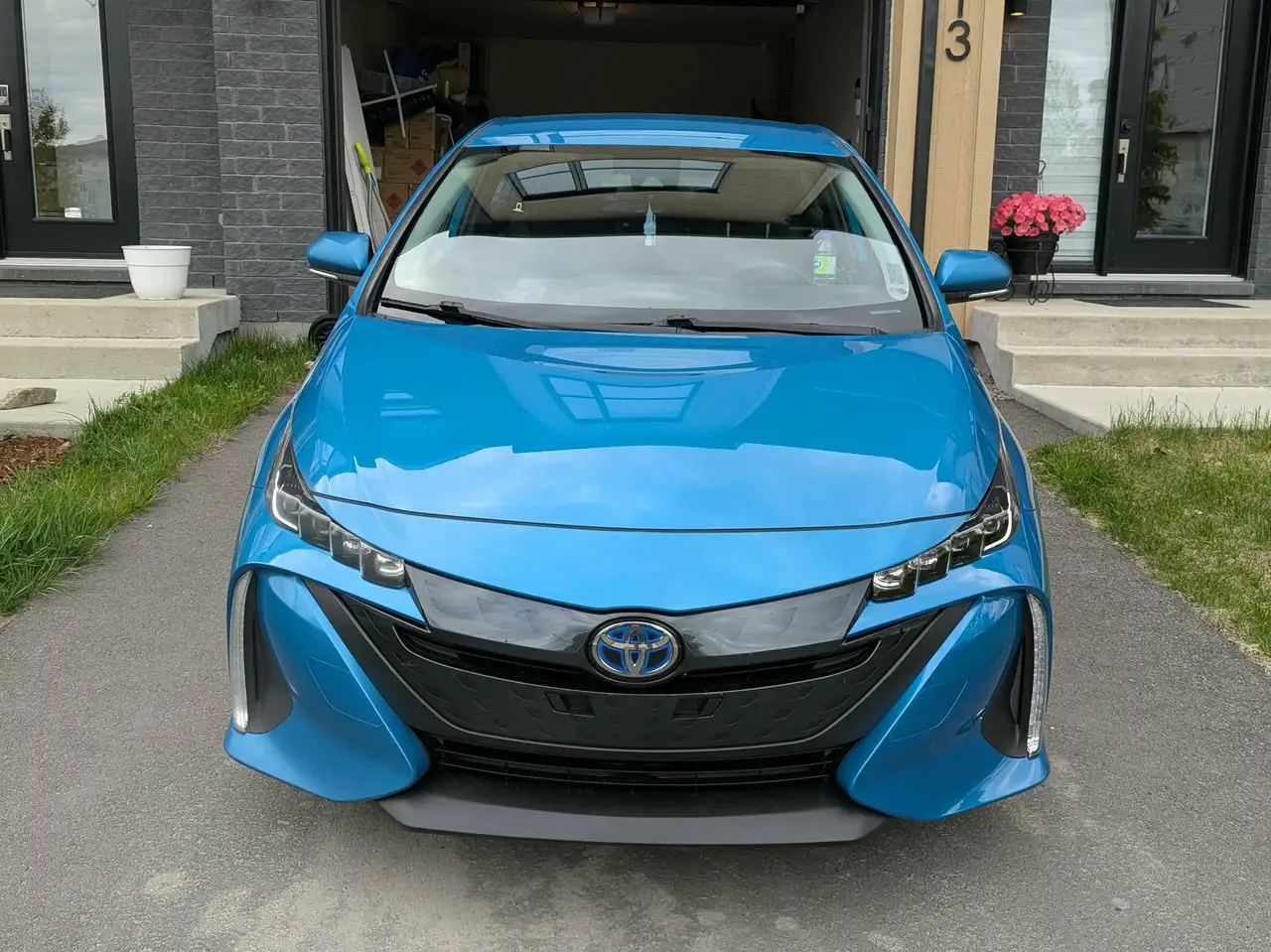 Toyota Prius Prime снимка Toyota Prius Prime