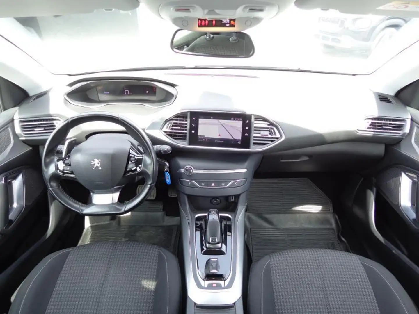 Peugeot 308 1.5HDi Active EAT8 - GPS Grijs - 2