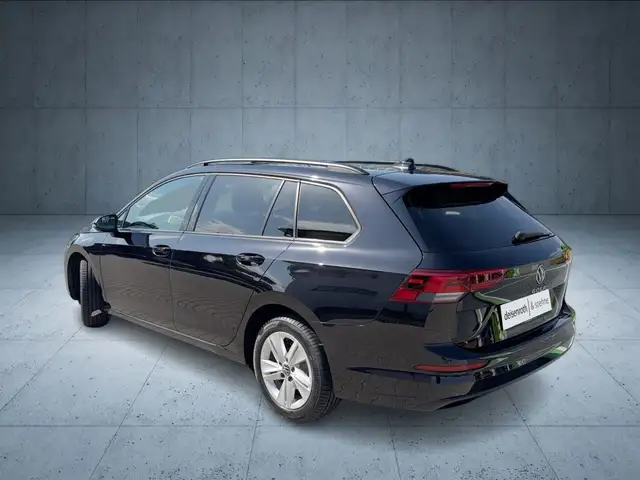 Volkswagen Golf view 3