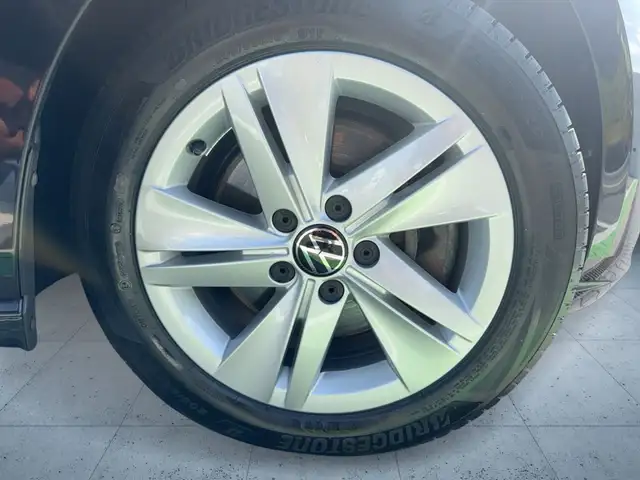 Volkswagen Golf view 7